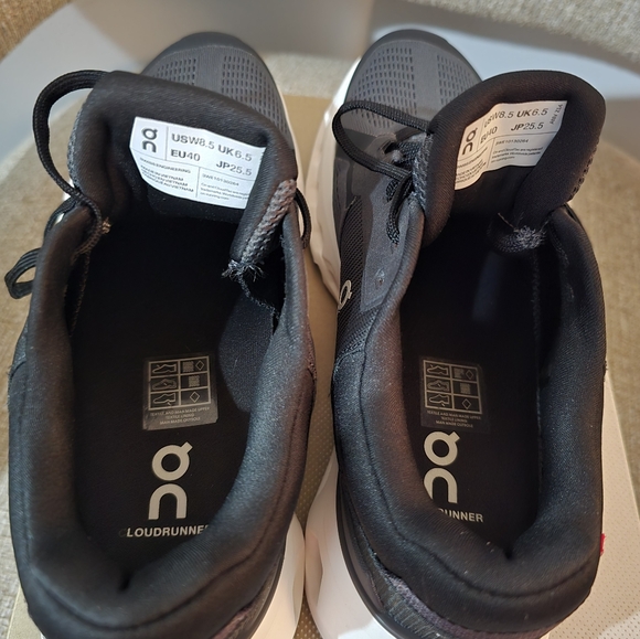 On Cloud cloudrunner 2 sz8.5W women OBO - Picture 8 of 9